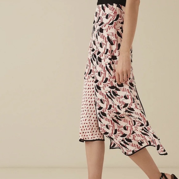 REISS
Eline Spliced Printed Skirt Size 6 - Picture 5 of 10